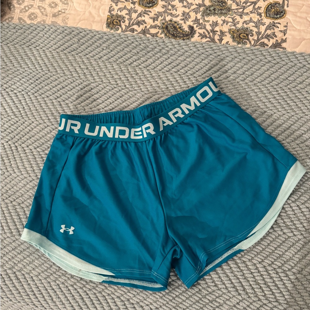 Under Armour Women's Teal Shorts Small